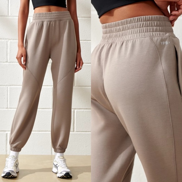 Abercrombie & Fitch Pants - Abercrombie - YPB neoKNIT Jogger, Oat
